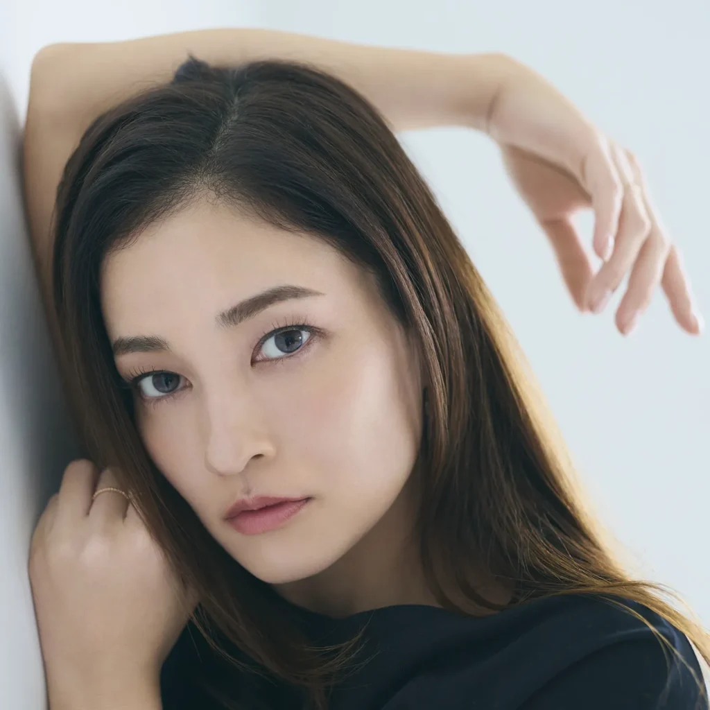 黒木メイサさん(35歳)が「今までの人生でやり残したことはない」と語る理由 | 美ST ONLINE