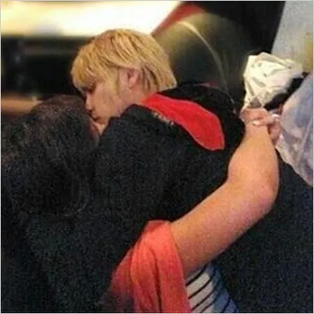 三上悠亜さんと手越祐也さんの“熱烈キス”写真