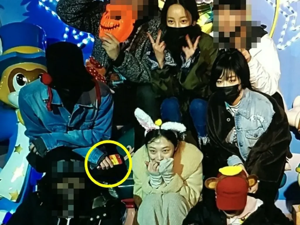 引用元:wow Korea G-DRAGONがソルリ&ク・ハラ&ガインとロッテワールドで遊んだことがバレた理由!?https://www.wowkorea.jp/topic/read/11738.html