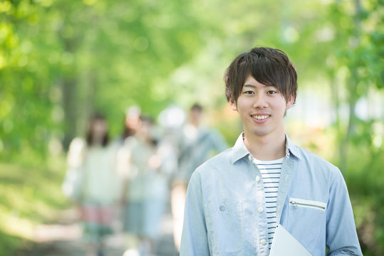 男子大学生フリー素材