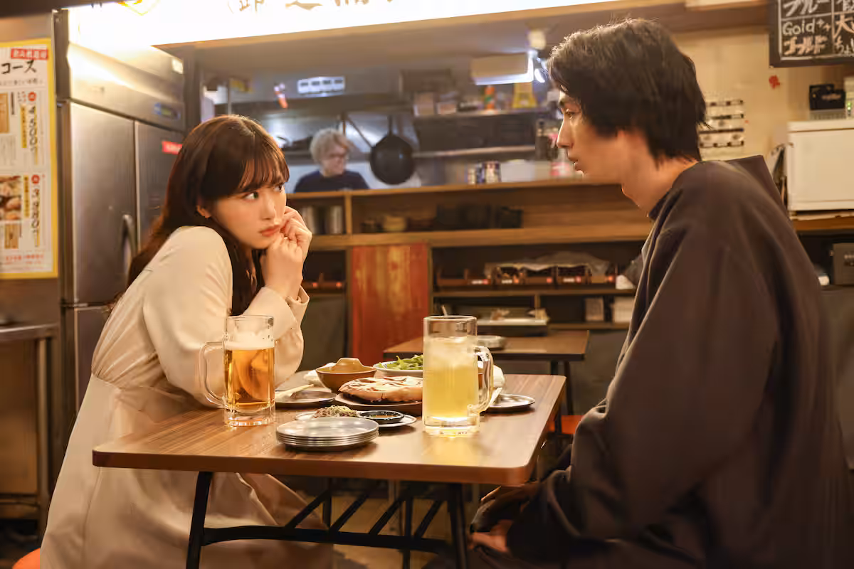 真尋(山下美月)と小野田(清水尋也)