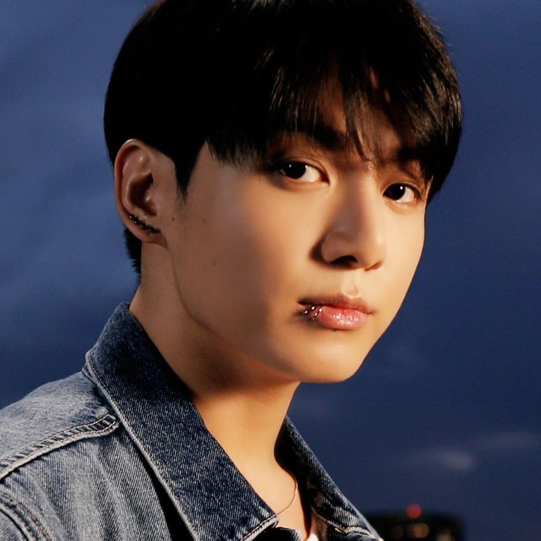 BTS JUNG KOOKにASK！「黄金期」を迎えた彼を東京で独占インタビュー | Vogue Japan