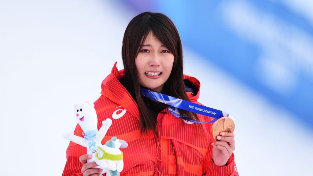 優勝できたと思った」村瀬心椛が大粒の涙 完璧ルーティン披露し銅メダル 思った点数出ず