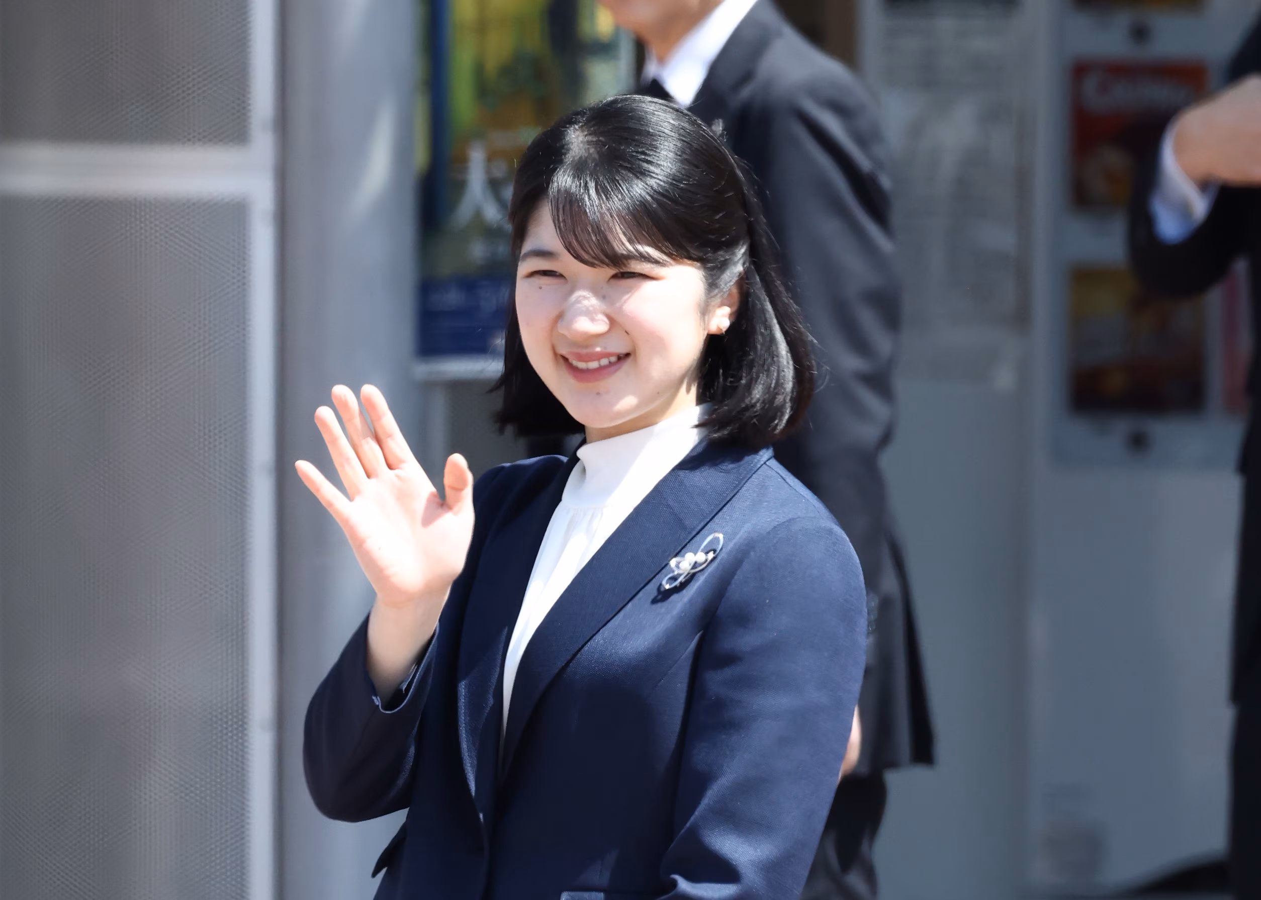 愛子さま、ふわっとチークが幸せそうで凛とした美しさ 福島で見せた「気遣い」