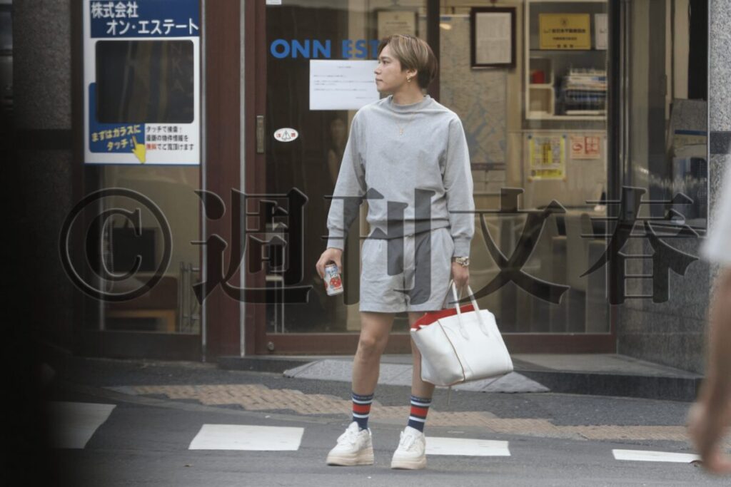 [写真](46ページ目)なにわ男子エース長尾謙杜（21） 元SKE三上悠亜（30）との“乗っ取りお泊まり愛”