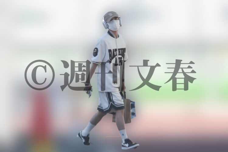 写真]なにわ男子エース長尾謙杜（21） 元SKE三上悠亜（30）との“乗っ取りお泊まり愛”スクープ撮