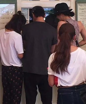 菜々緒と成宮寛貴に熱愛疑惑浮上! ディズニーランドデート目撃、隠し撮りされ話題! 同性愛者疑惑あり
