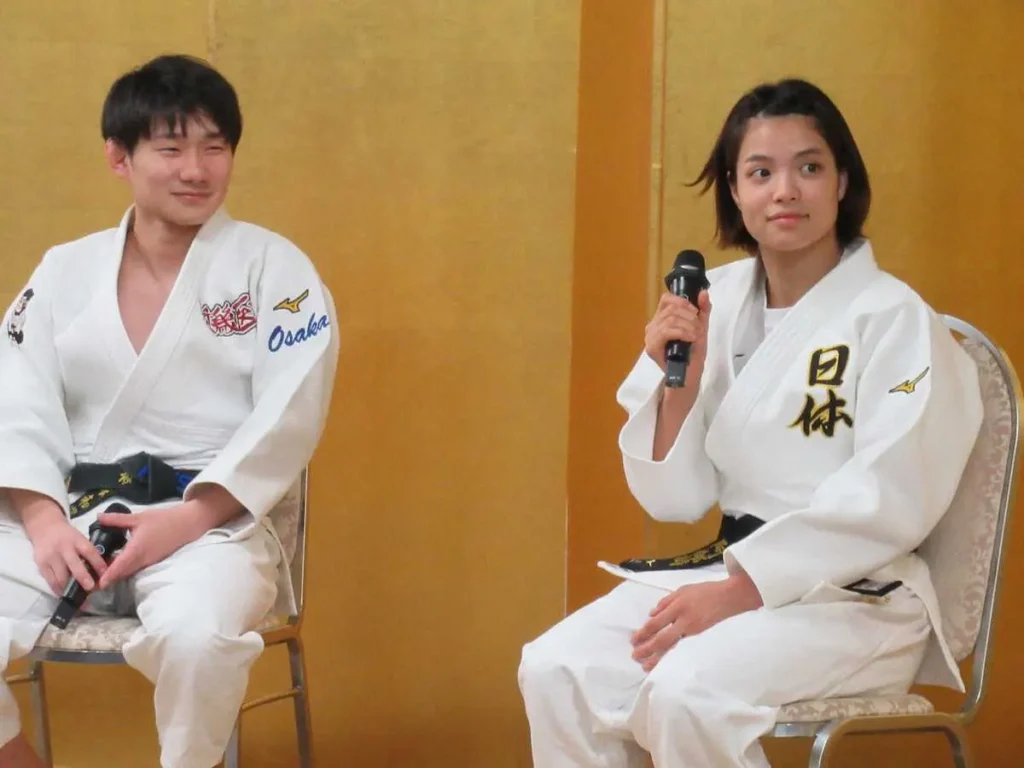 講演会で話をする森和輝さんと阿部詩 - スポニチ Sponichi Annex スポーツ