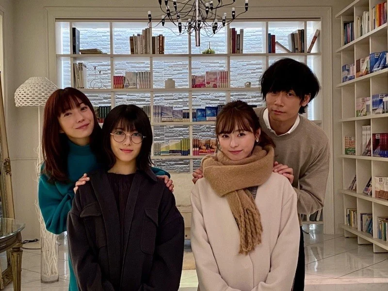 菅野美穂＆浜辺美波、川上洋平＆福原遥との「顔面偏差値やばすぎ」4ショット | オリコンニュース（ORICON NEWS）
