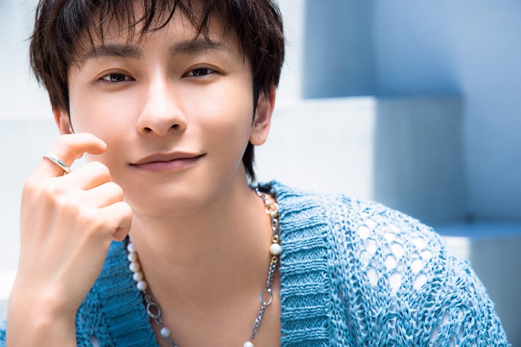 與真司郎さんカミングアウトから1年、本当にハッピーになれたのか。與真司郎が“今、思うこと” | 美的.com