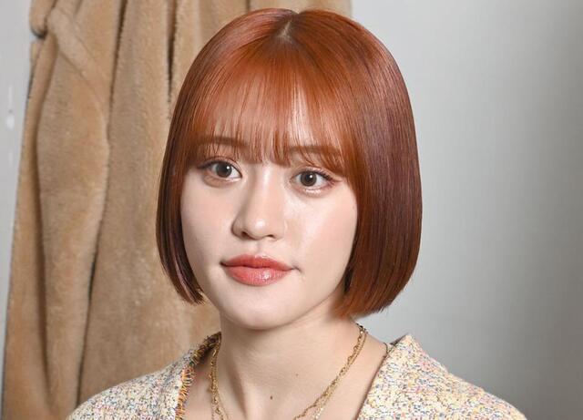 へそピしてるんだ！」王林の強烈インパクト写真にネット釘付け「すごいポーズ」「カッケー」