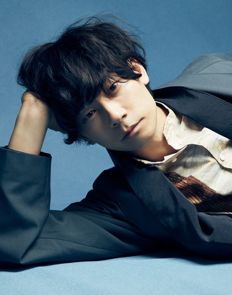 アレキサンドロスの川上洋平が語る、今だからこそ伝えたい音楽への想い。 | Vogue Japan
