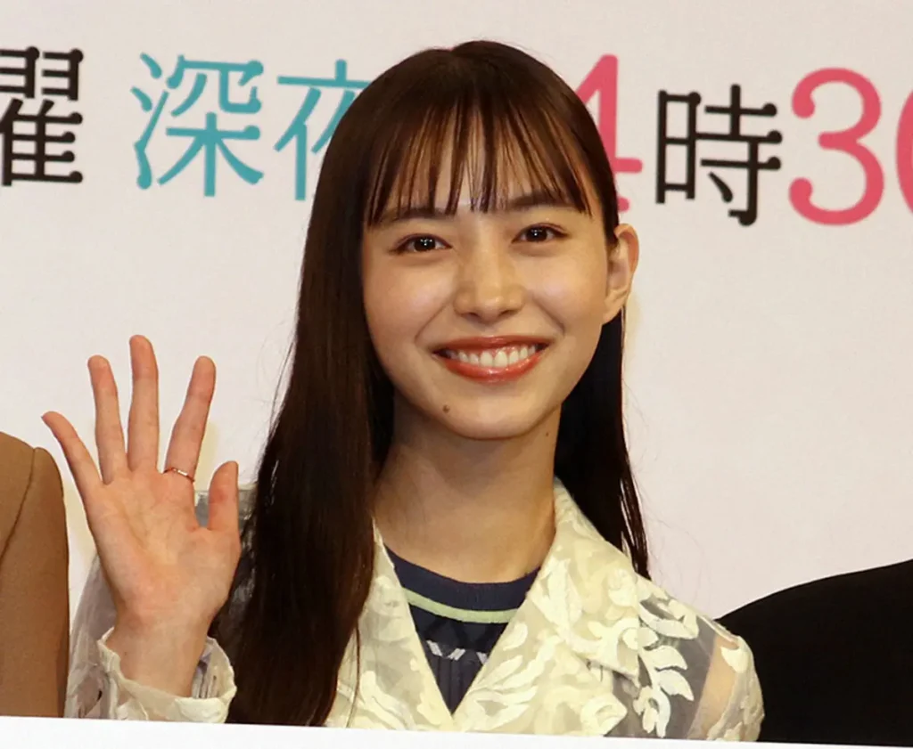 井桁弘恵「夢がかないました」 同じ中学校出身の国民的アーティストと共演 校歌も一緒に披露