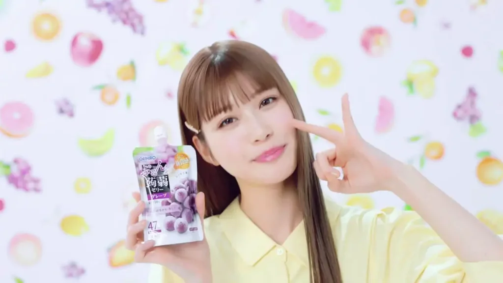 生見愛瑠 が出演する オリヒロ ぷるんと蒟蒻ゼリー のCM 「スタンディングタイプ」篇「パウチタイプ」篇