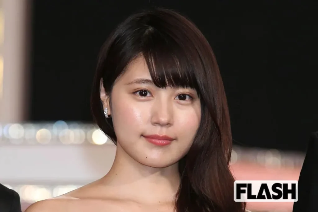 有村架純、シックな“黒髪イメチェン”姿に「わからなかった」驚きの声…モデル活動で発展する