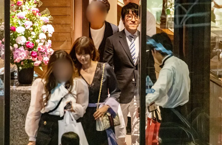 ゴールイン間近の急転》深田恭子が経営者恋人と破局 主演ドラマ演出家との“二股”がバレて結婚は白紙に！｜