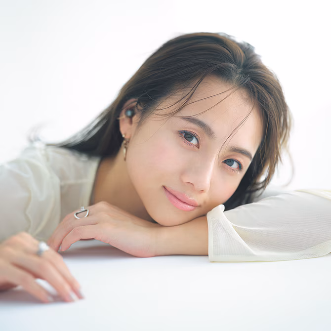 ByUR」伊原 葵とともに歩んだ 「毛穴管理」ブランドの2年目の挑戦 | 大塚真里の美容の扉
