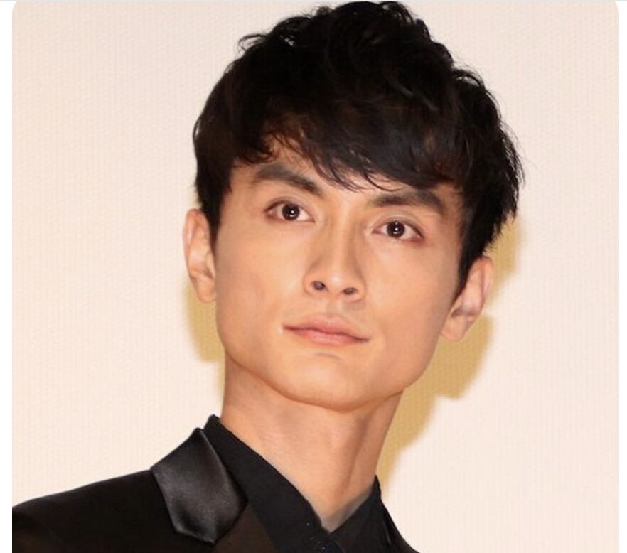 野崎萌香の歴代彼氏1人目：高良健吾（2012年〜2016年頃）｜信憑度★★★★☆