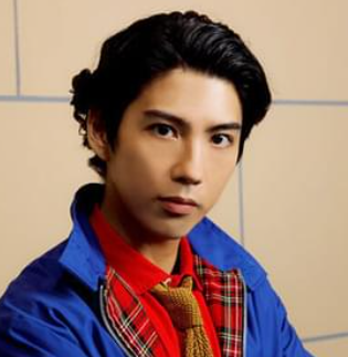 佐藤栞里の歴代彼氏3人目：賀来賢人（2021年頃）