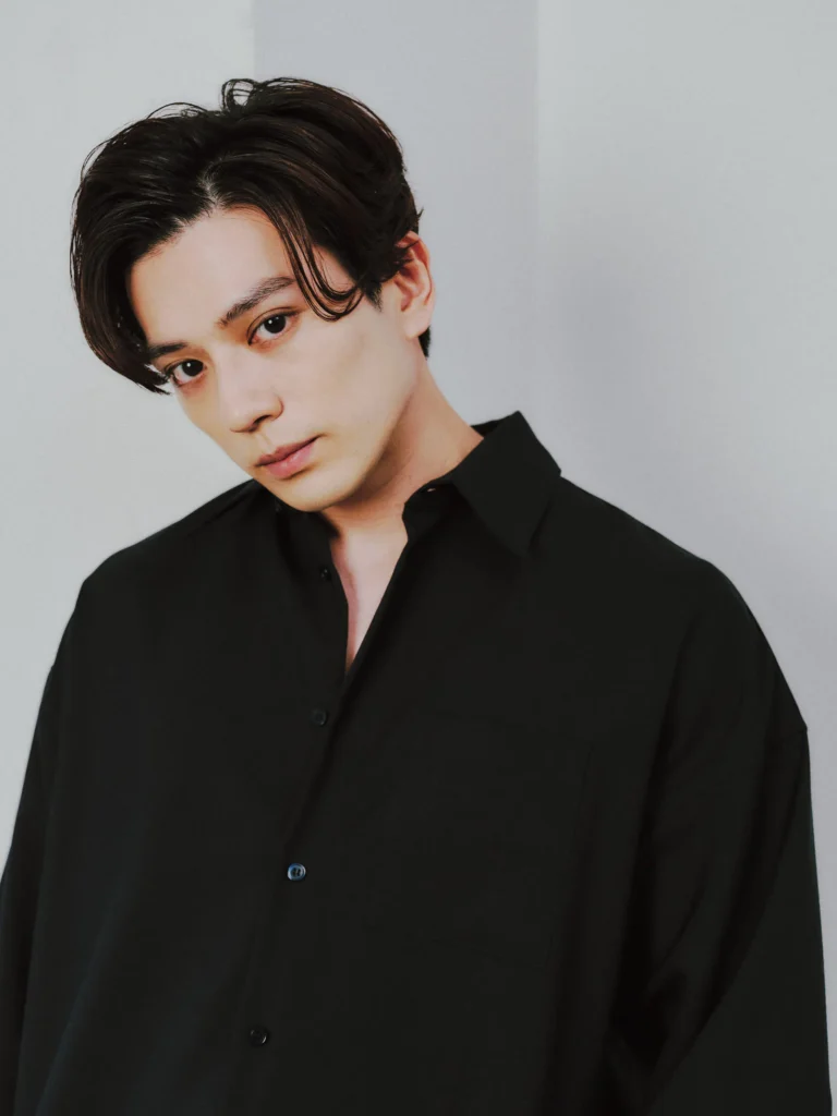 BIOGRAPHY | 新田真剣佑 Official Site