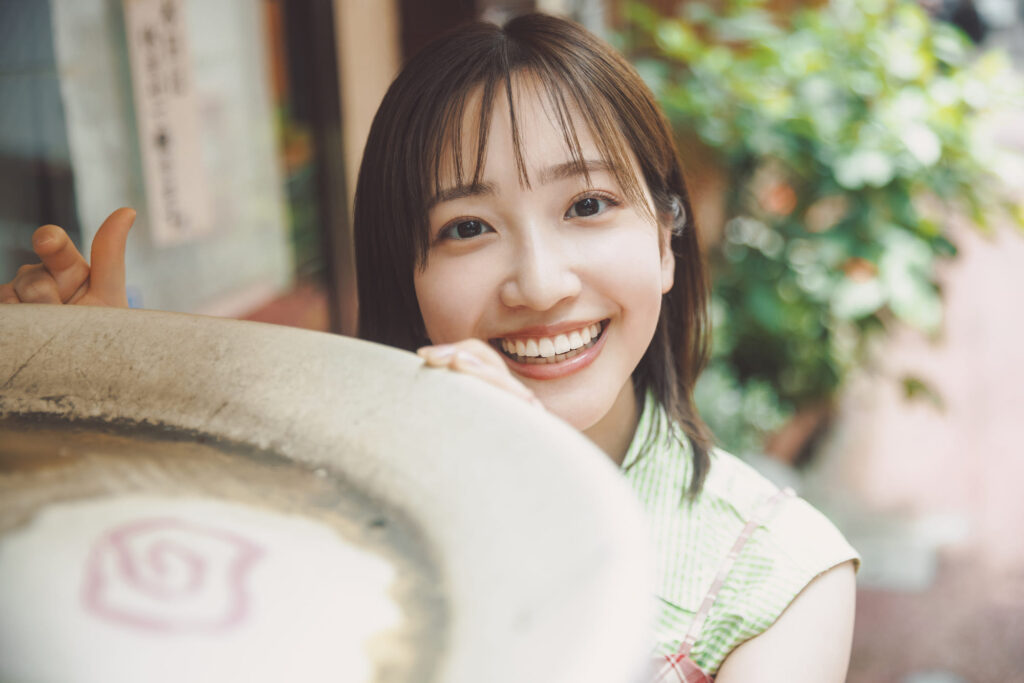 TBS南後杏子アナ、熱海を舞台に自然体な魅力がキラリ！ギャップ満載のリラックスSHOT披露 | E-TALENTBANK co.,ltd.

