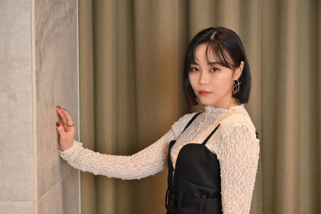 鷲尾伶菜、20代最後のアルバムで大切な人たちに届ける「アーティスト・鷲尾伶菜」の熱 | TOKYO HEADLINE
