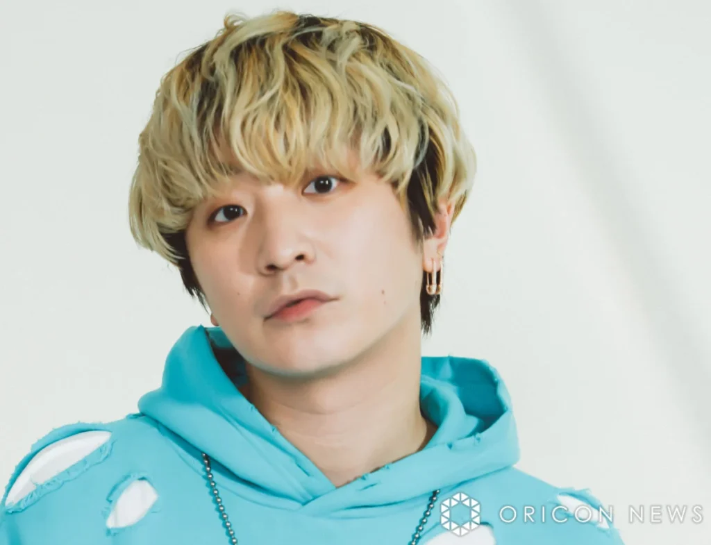 セカオワ・Fukase、赤ちゃん抱っこのプライベート写真公開「パパ感可愛い」「彩織ちゃんの子供かな？」 | オリコンニュース（ORICON NEWS）
