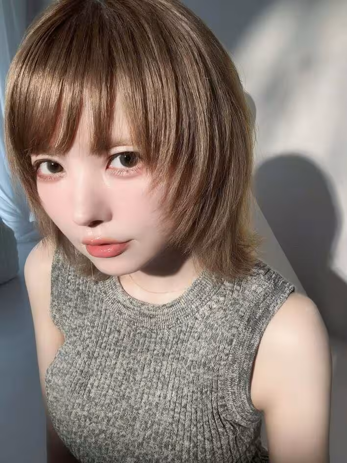 益若つばさ(39) 髪バッサリで「New益若」誕生！ブロ
