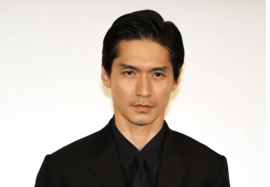 ローラの歴代彼氏6人目：錦戸亮（2018年頃／ハワイ目撃説）｜信憑性 ★☆☆☆☆