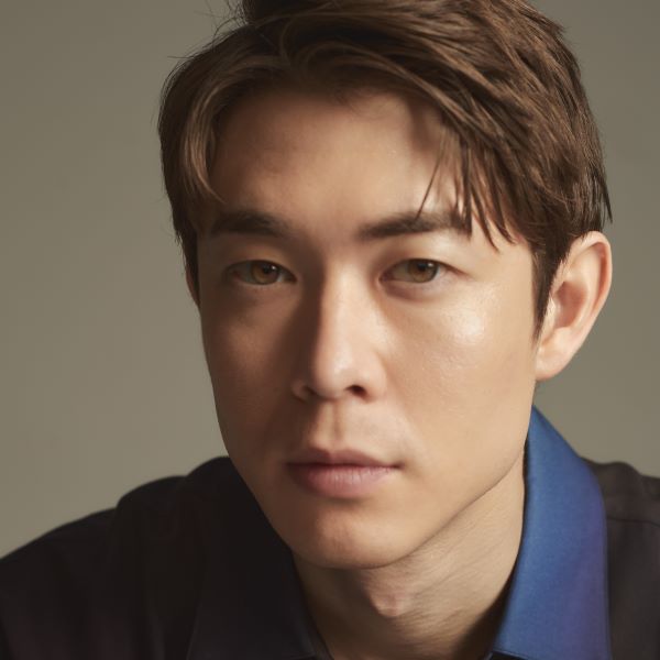 Profile | 宮沢氷魚 OFFICIAL SITE