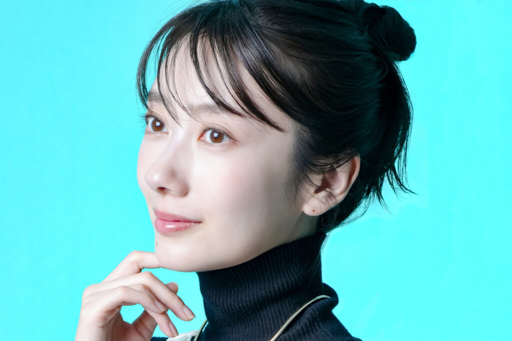 波瑠 デビュー20年に感じる重み 「愛される大人になりたい」 新ドラマは文学オタクのバーのママ役 -