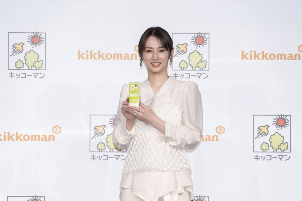 北川景子、豆乳は1日3回？美しさの習慣を明かす – emogram［エモグラム］