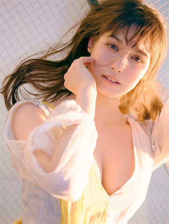 知性派モデル、トラウデン直美が「フライデー」で人生初グラビアを披露 - サンスポ