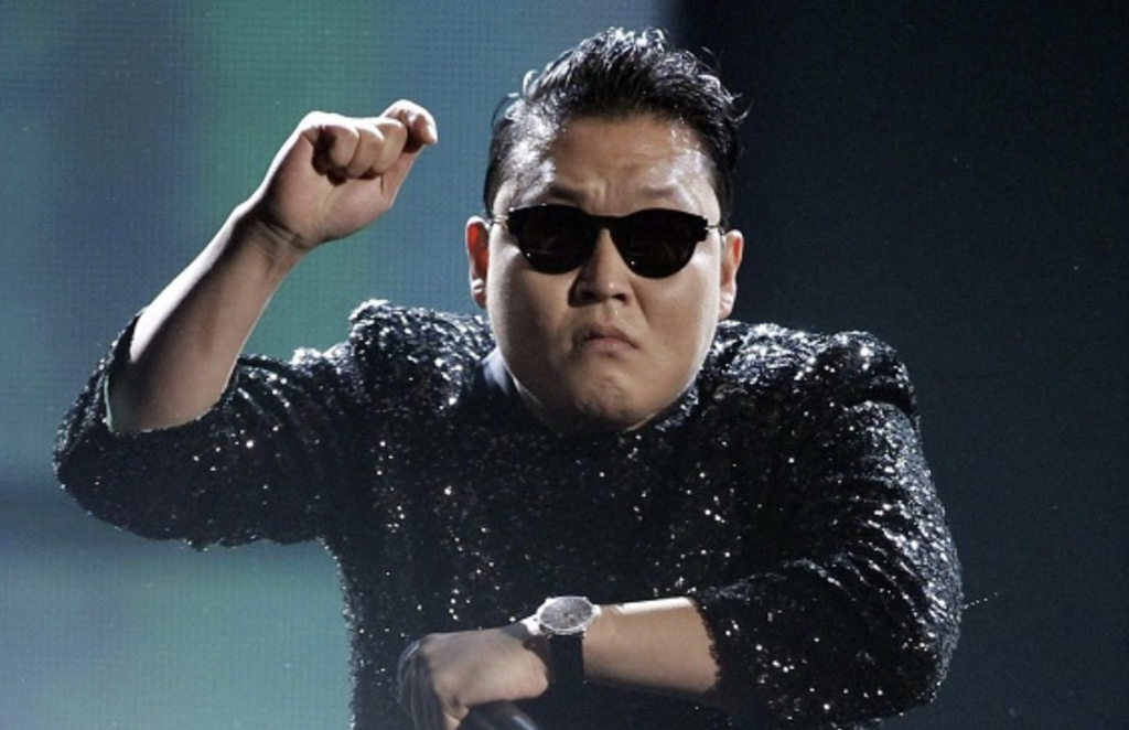 ユナの歴代彼氏5人目：PSY（2012年頃／人違いから生まれた誤報）｜信憑度☆☆☆☆☆