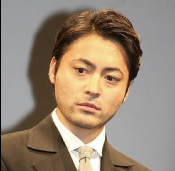 丹羽仁希の歴代彼氏4人目:山田孝之(2020年頃/沖縄旅行報道)|信憑度 ★☆☆☆☆