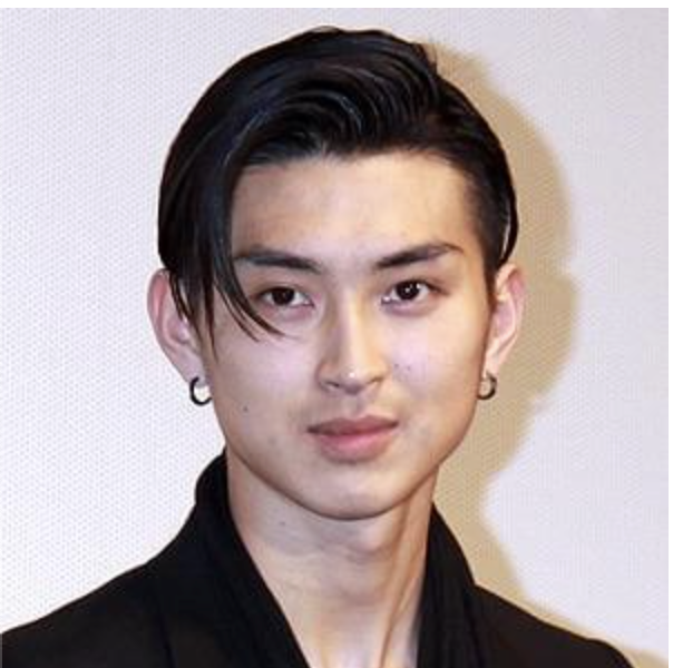 沢尻エリカの歴代彼氏3人目:松田翔太(2006年頃/中学の先輩後輩でフライデー) | 信憑度★★★★☆