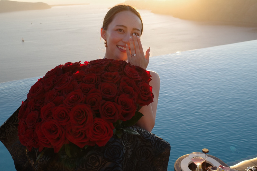 一緒にいるとより豊かになれる関係性でいたい」婚約直後の人気インフルエンサー 左近鈴乃さんが語るプロポーズ秘話と結婚観｜マイナビウエディングJOURNAL